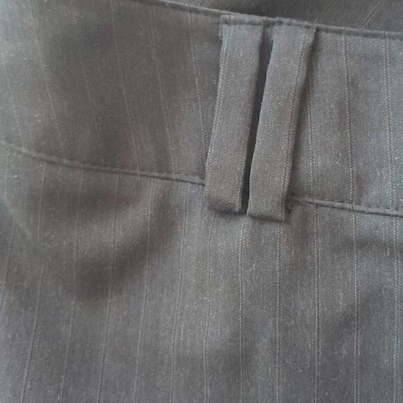 New York and Company Stretch Pants..Size 4P - Picture 4 of 4